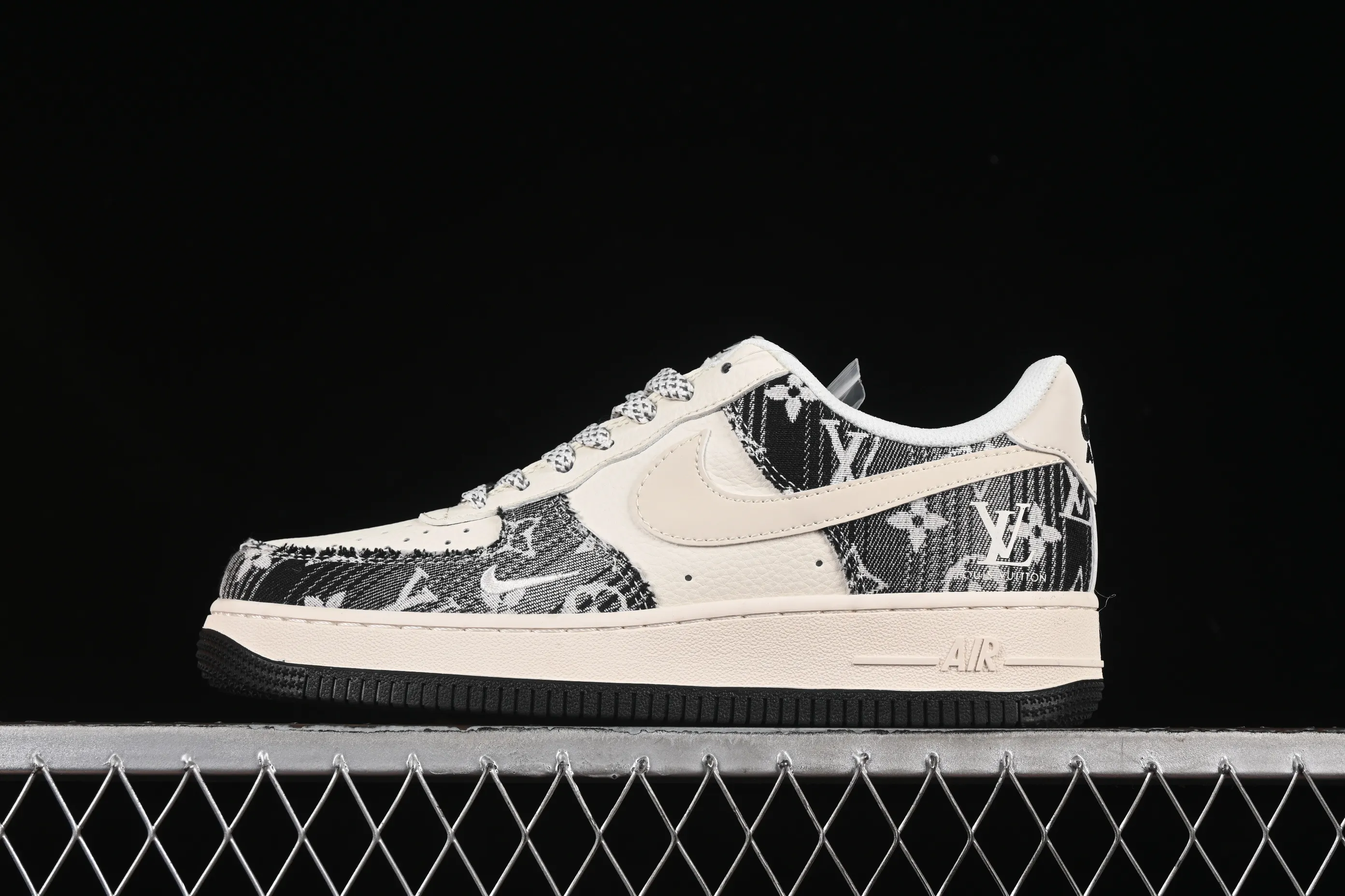 All categories Nk Air Force 1 Air Force series Nk Air Force 1 Low Air Force low-top Nike Air Force 1'07 Low LV joint black flower denim Air Force 1 low-top casual sneakers XS1958-585